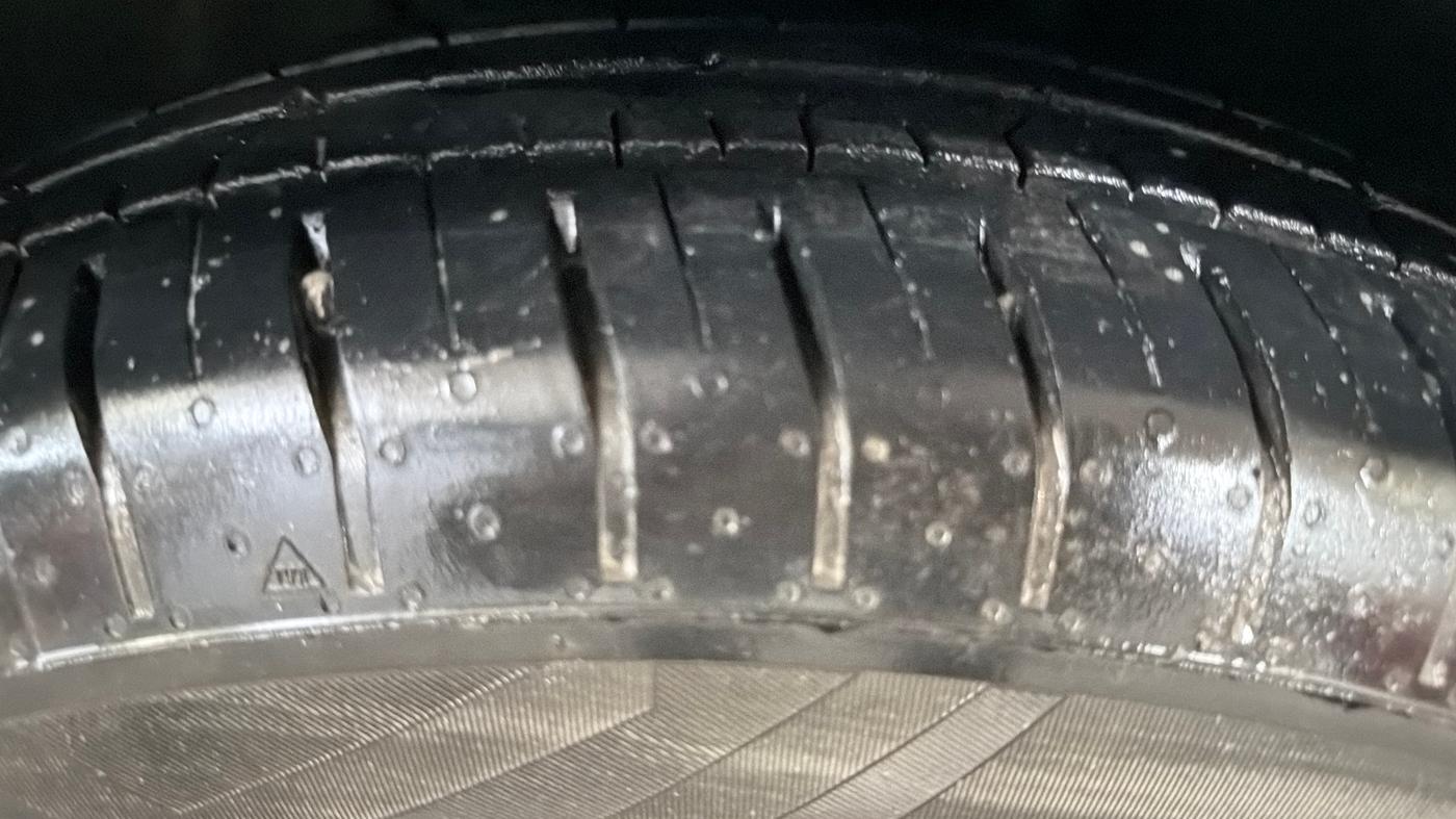 2018 Maruti IGNIS DELTA 1.2, CNG, Manual, 1,12,436 km, Right Front Tyre Tread
