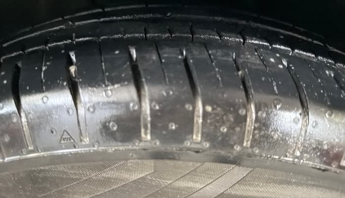 2018 Maruti IGNIS DELTA 1.2, CNG, Manual, 1,12,436 km, Right Front Tyre Tread