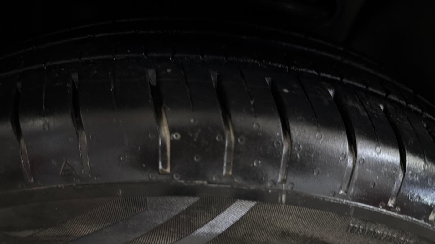 2018 Maruti IGNIS DELTA 1.2, CNG, Manual, 1,12,436 km, Left Front Tyre Tread
