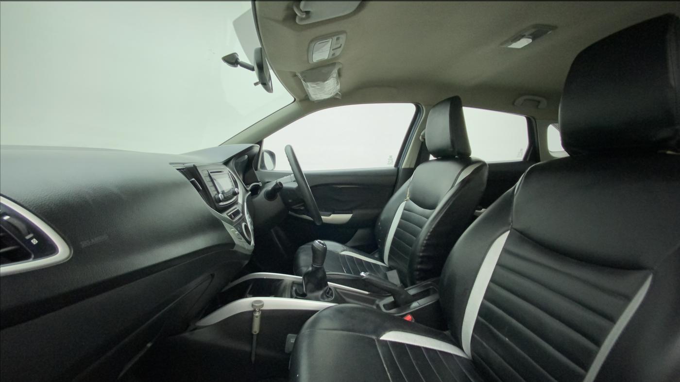 2015 Maruti Baleno DELTA PETROL 1.2, Petrol, Manual, 70,087 km, Right Side Front Door Cabin