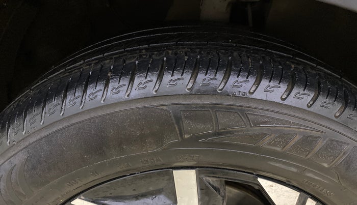 2024 KIA SONET GTX Plus 1.5 Diesel AT Dual Tone, Diesel, Automatic, 15,868 km, Right Front Tyre Tread