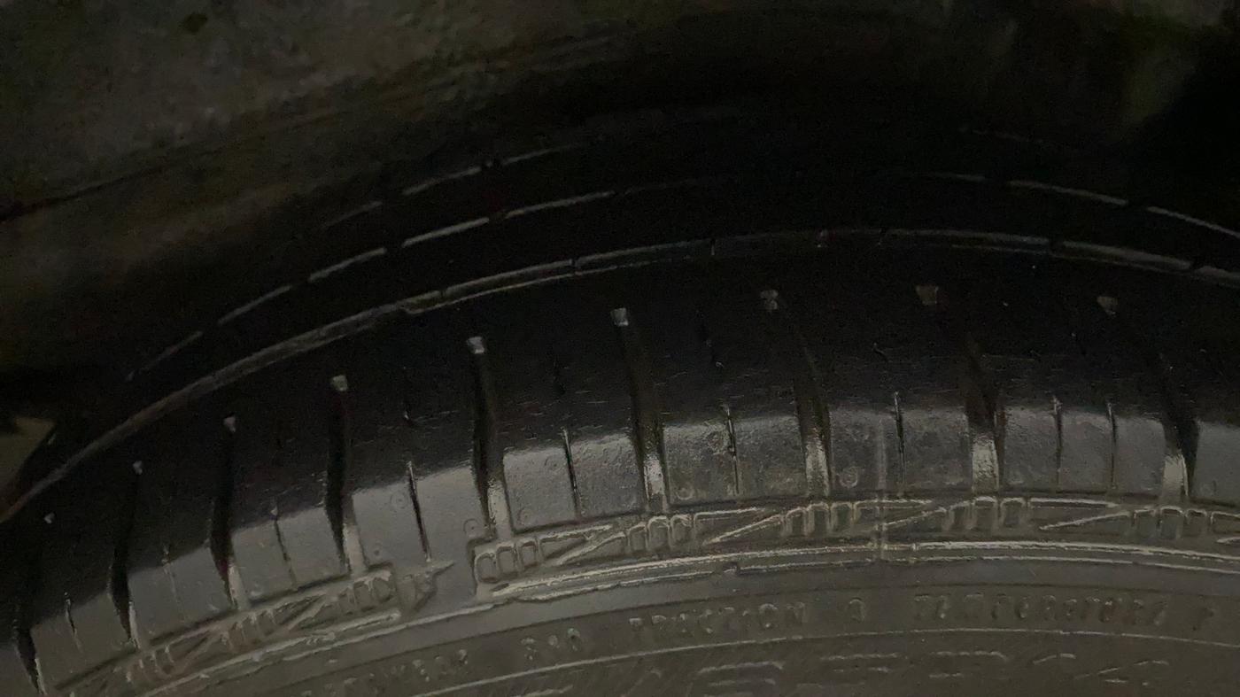 2017 Maruti Wagon R 1.0 VXI, CNG, Manual, 79,242 km, Left Rear Tyre Tread