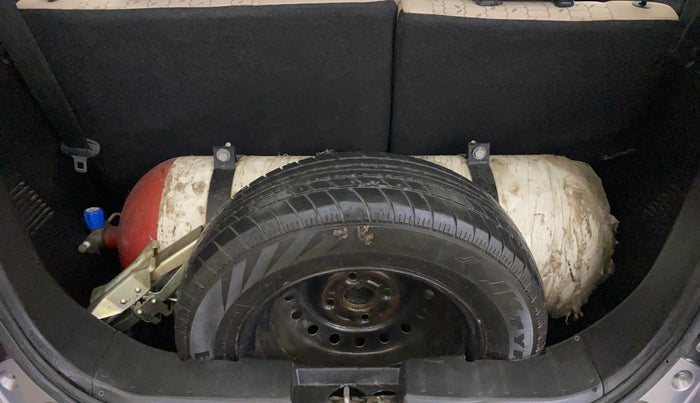 2017 Maruti Wagon R 1.0 VXI, CNG, Manual, 79,188 km, Boot Inside