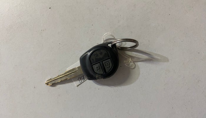 2017 Maruti Wagon R 1.0 VXI, CNG, Manual, 79,188 km, Key Close Up