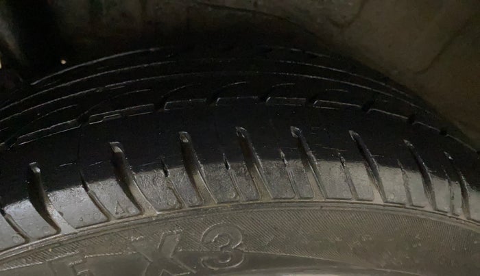 2017 Maruti Wagon R 1.0 VXI, CNG, Manual, 79,188 km, Right Rear Tyre Tread