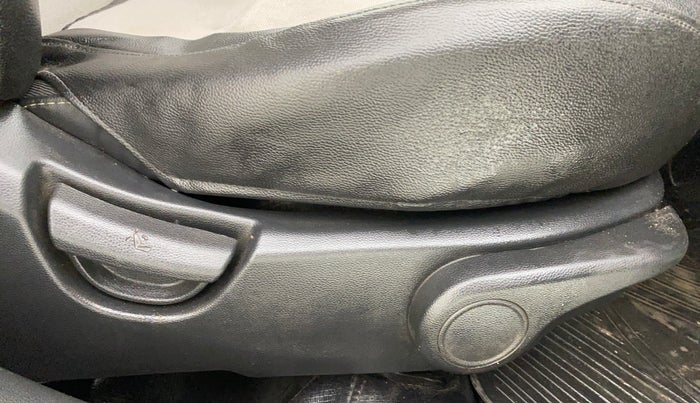 2014 Hyundai Grand i10 ASTA 1.2 KAPPA VTVT, CNG, Manual, 79,567 km, Driver Side Adjustment Panel