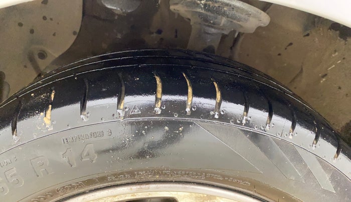 2014 Hyundai Grand i10 ASTA 1.2 KAPPA VTVT, CNG, Manual, 79,567 km, Left Front Tyre Tread