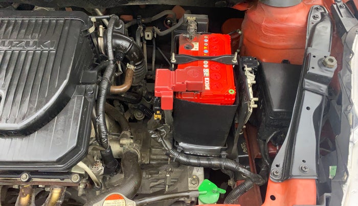 2017 Maruti Swift VXI O, Petrol, Manual, 37,272 km, Engine View - Left