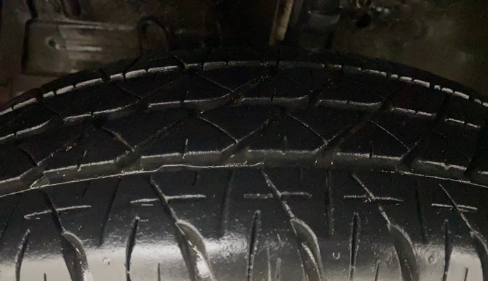 2017 Maruti Swift VXI O, Petrol, Manual, 37,272 km, Left Front Tyre Tread