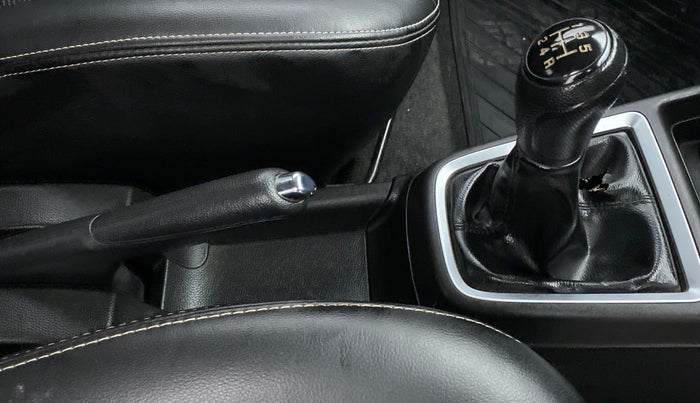 2018 Maruti Swift VXI D, CNG, Manual, 45,004 km, Gear Lever