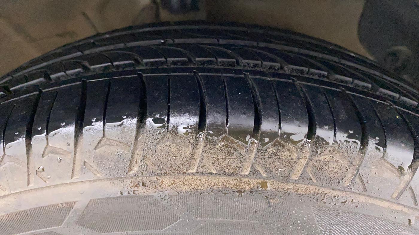 2019 Hyundai NEW SANTRO SPORTZ CNG, CNG, Manual, 71,185 km, Right Front Tyre Tread
