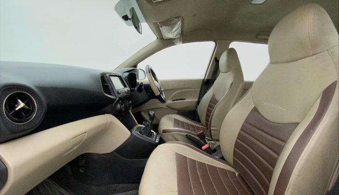 2019 Hyundai NEW SANTRO SPORTZ CNG, CNG, Manual, 71,185 km, Right Side Front Door Cabin