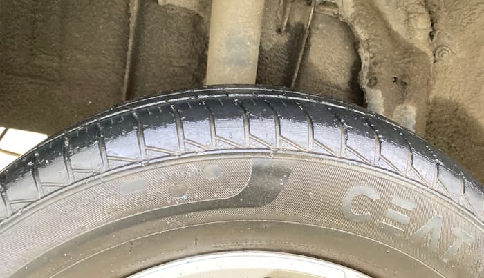 2019 Renault TRIBER RXZ, Petrol, Manual, 29,670 km, Right Rear Tyre Tread