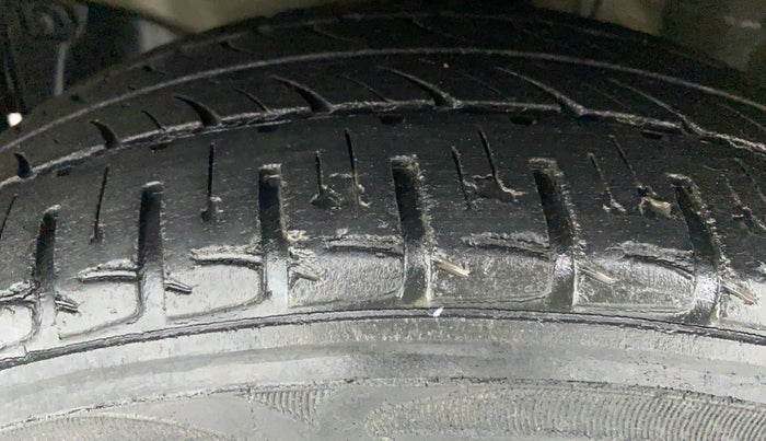 2011 Honda City S MT PETROL, Petrol, Manual, 30,674 km, Left Front Tyre Tread
