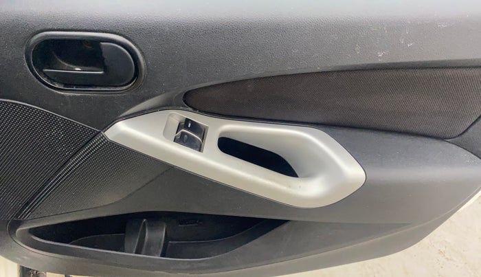 2012 Ford Figo ZXI 1.2 PETROL, Petrol, Manual, 63,222 km, Driver Side Door Panels Control