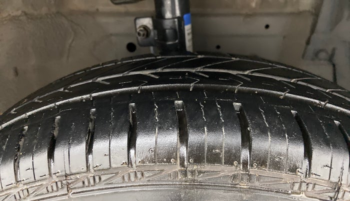 2012 Maruti Swift Dzire VXI, Petrol, Manual, 67,817 km, Right Front Tyre Tread