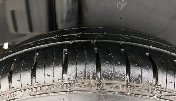 2012 Maruti Swift Dzire VXI, Petrol, Manual, 67,817 km, Right Rear Tyre Tread