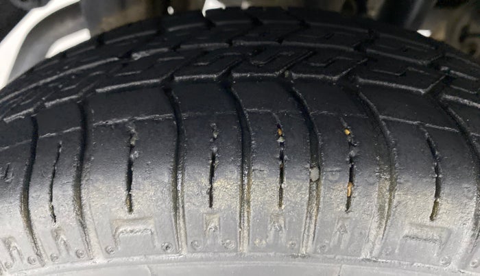 2015 Maruti Alto 800 VXI, Petrol, Manual, 24,240 km, Right Rear Tyre Tread