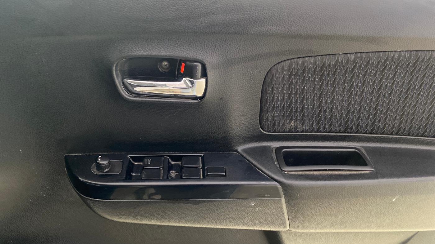 2014 Maruti Wagon R Stingray VXI, Petrol, Manual, 77,617 km, Driver Side Door Panels Control