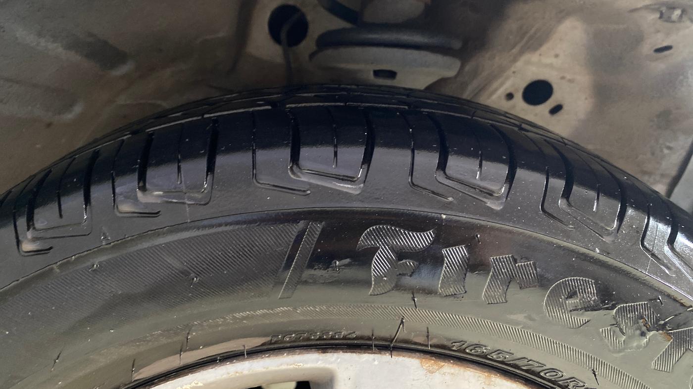 2014 Maruti Wagon R Stingray VXI, Petrol, Manual, 77,617 km, Right Front Tyre Tread