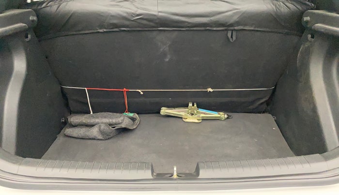 2017 Hyundai Elite i20 SPORTZ 1.2, Petrol, Manual, 33,898 km, Boot Inside