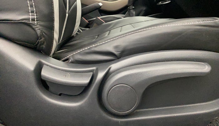 2017 Hyundai Elite i20 SPORTZ 1.2, Petrol, Manual, 33,898 km, Driver Side Adjustment Panel