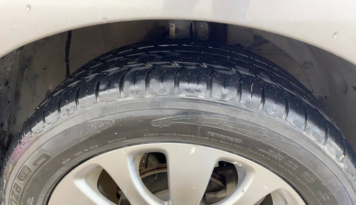 2017 Maruti Baleno ZETA CVT PETROL 1.2, Petrol, Automatic, 63,259 km, Right Front Tyre Tread