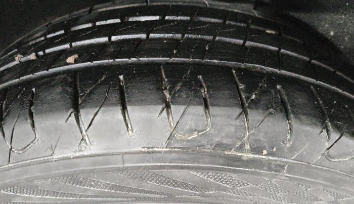 2017 Ford Ecosport TITANIUM 1.5L DIESEL, Diesel, Manual, 81,730 km, Left Rear Tyre Tread