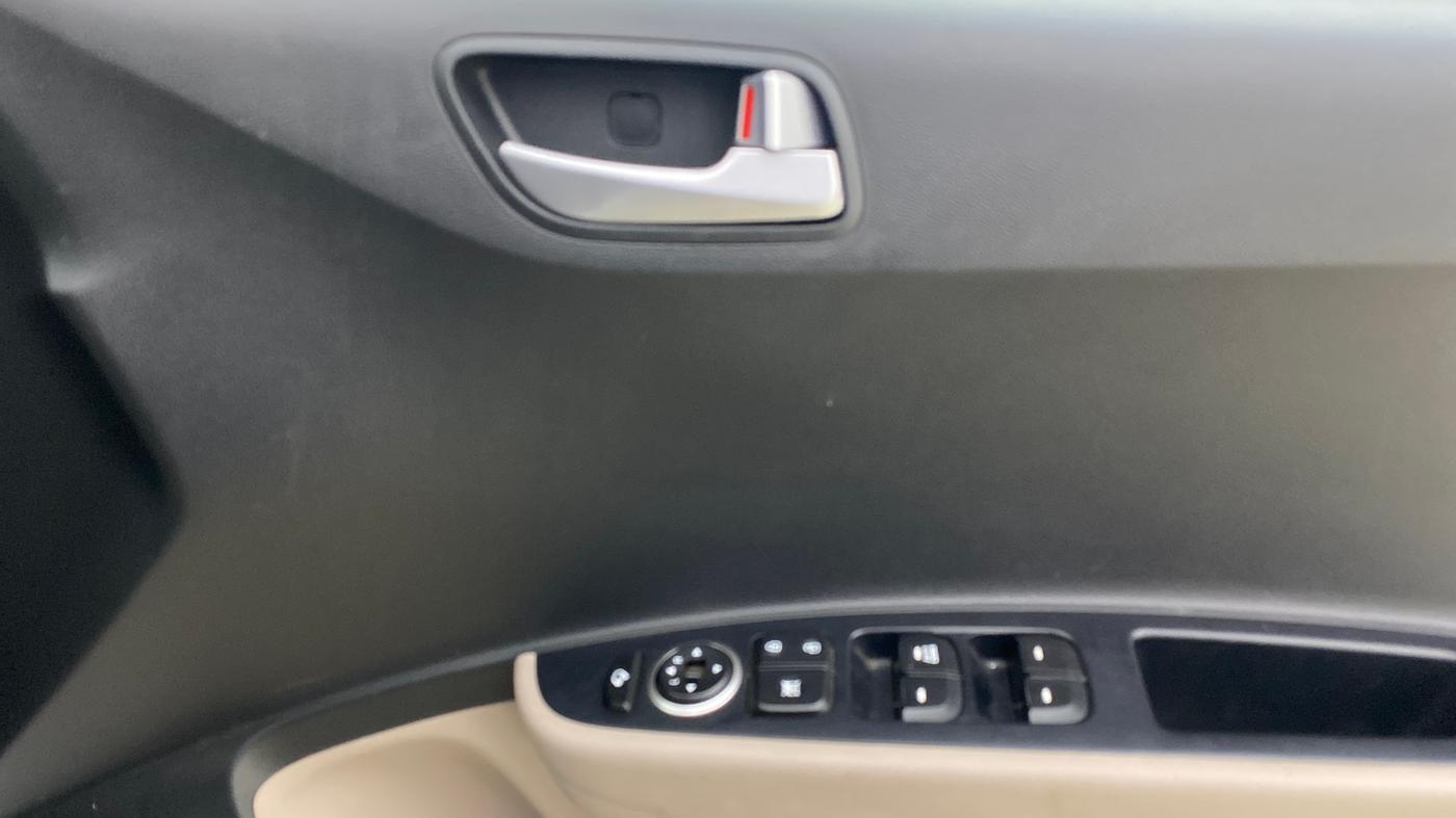 2019 Hyundai Grand i10 SPORTZ 1.2 KAPPA VTVT, Petrol, Manual, 35,425 km, Driver Side Door Panels Control
