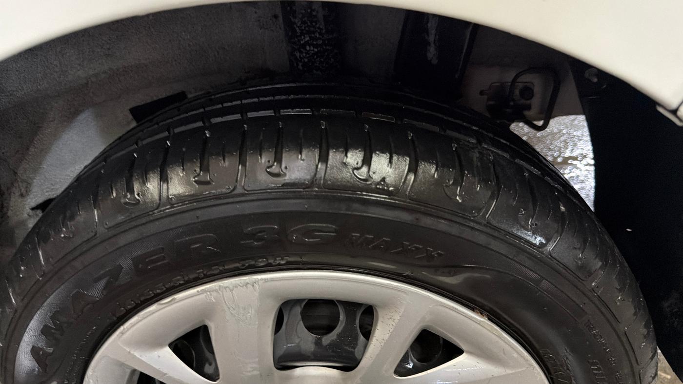 2017 Hyundai Grand i10 SPORTZ 1.2 KAPPA VTVT, CNG, Manual, 46,754 km, Left Rear Tyre Tread