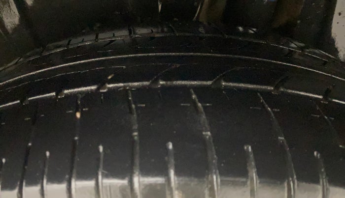 2021 Maruti Ertiga VXI AT SHVS, Petrol, Automatic, 51,310 km, Left Rear Tyre Tread