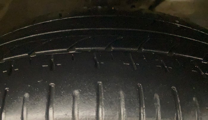2021 Maruti Ertiga VXI AT SHVS, Petrol, Automatic, 51,310 km, Right Front Tyre Tread