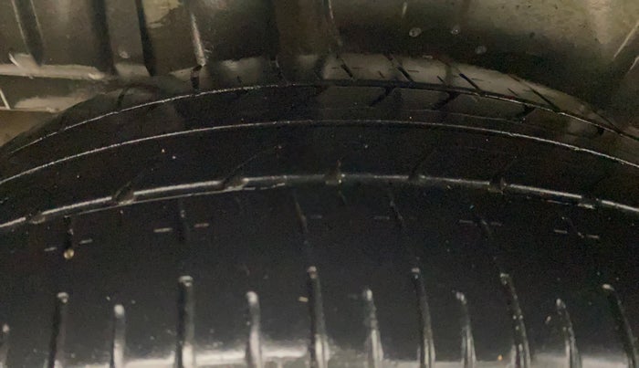 2021 Maruti Ertiga VXI AT SHVS, Petrol, Automatic, 51,310 km, Right Rear Tyre Tread