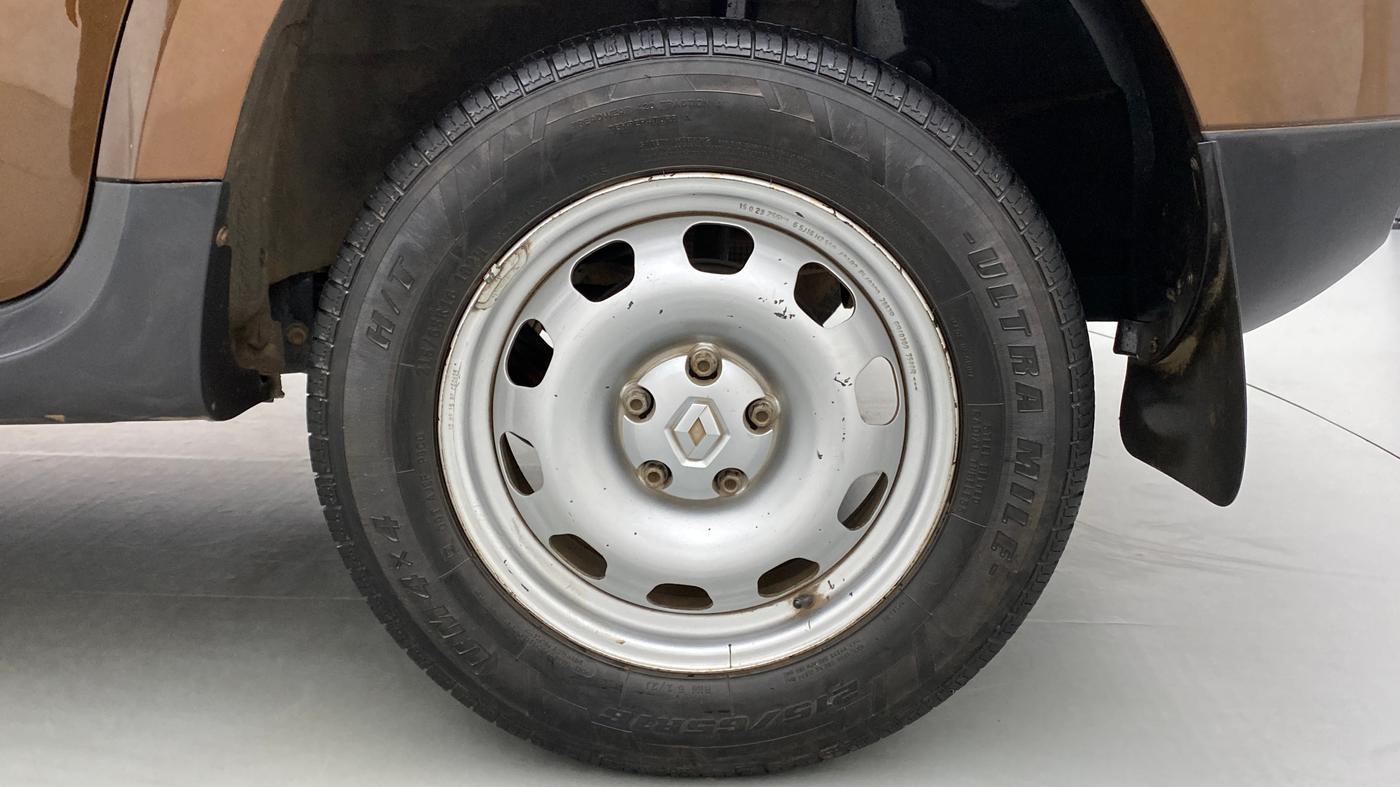 2015 Renault Duster 85 PS RXE, Diesel, Manual, 95,129 km, Left Rear Wheel