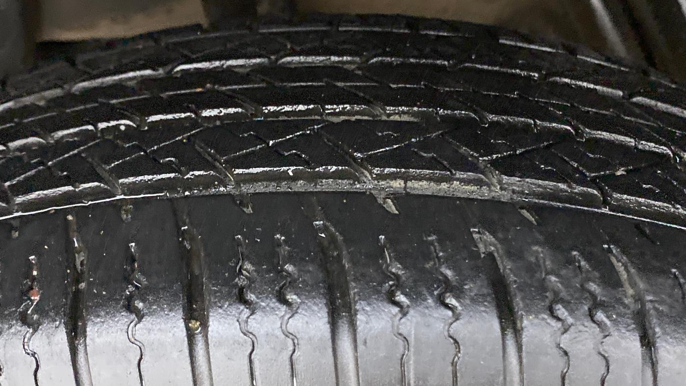2015 Renault Duster 85 PS RXE, Diesel, Manual, 95,129 km, Right Rear Tyre Tread