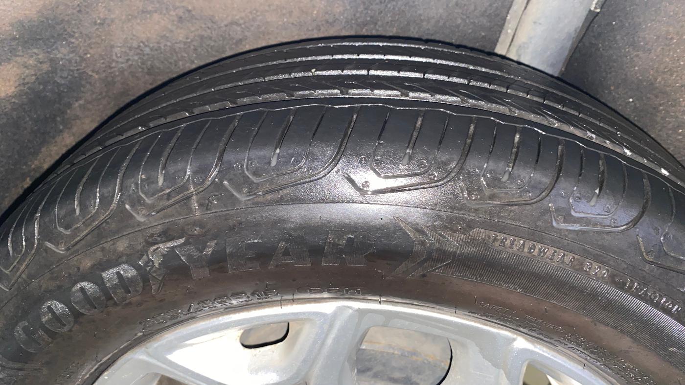 2015 Ford Ecosport TITANIUM 1.5L PETROL AT, Petrol, Automatic, 51,655 km, Left Rear Tyre Tread