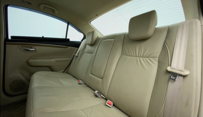 2020 Maruti Ciaz ALPHA 1.5 MT VTVT SHVS, Petrol, Manual, 23,687 km, Right Side Rear Door Cabin