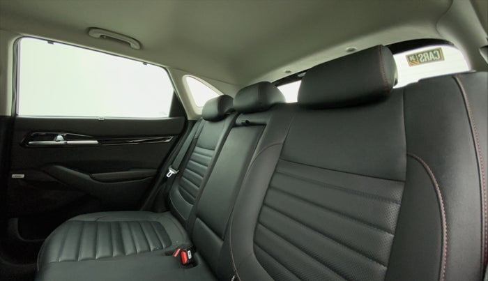 2022 KIA SELTOS GTX PLUS 1.5 DIESEL AT, Diesel, Automatic, 31,857 km, Right Side Rear Door Cabin