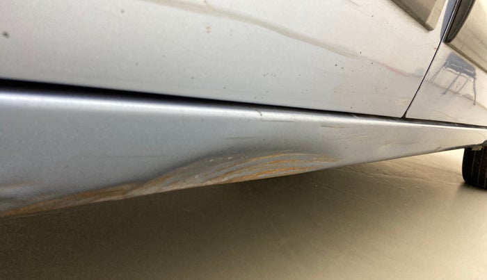 2012 Maruti Wagon R 1.0 VXI, Petrol, Manual, 96,763 km, Right running board - Slightly dented