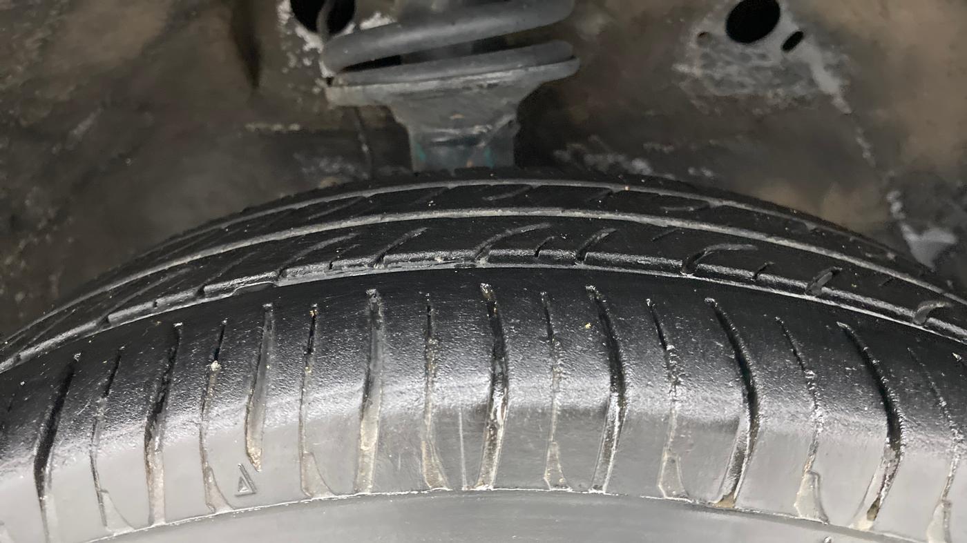 2012 Maruti Wagon R 1.0 VXI, Petrol, Manual, 96,763 km, Right Front Tyre Tread