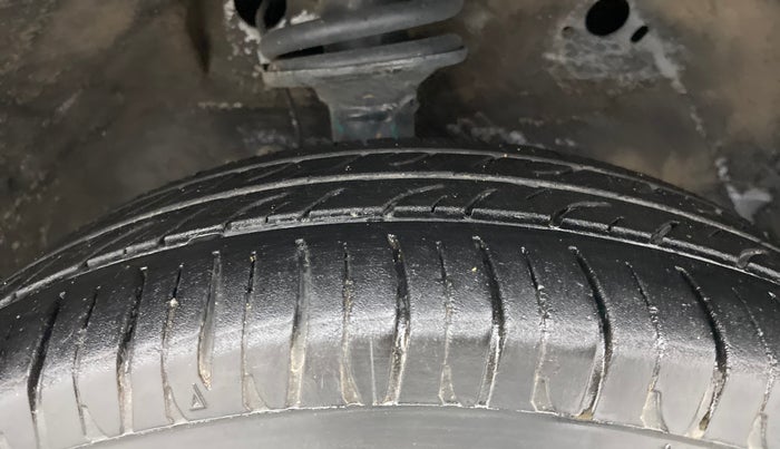 2012 Maruti Wagon R 1.0 VXI, Petrol, Manual, 96,763 km, Right Front Tyre Tread
