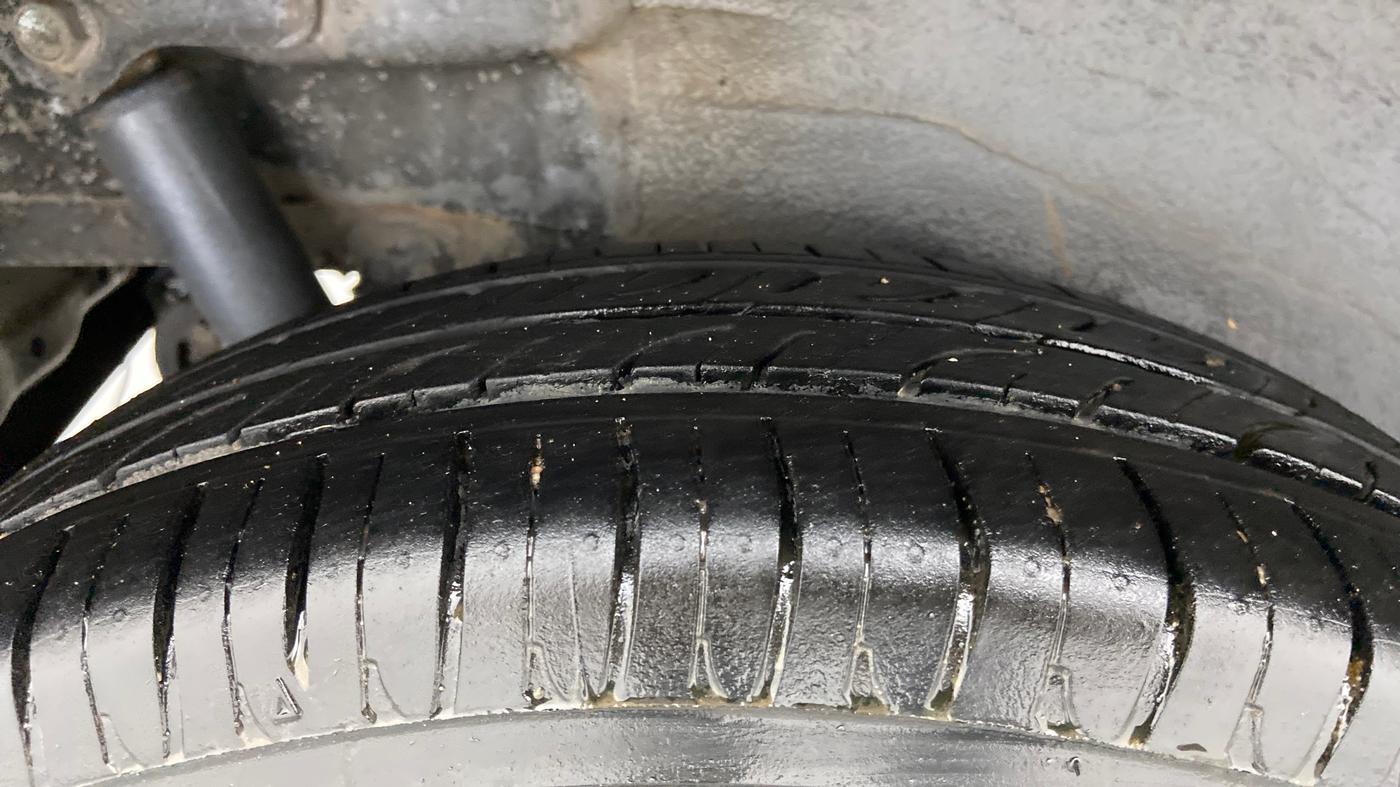 2012 Maruti Wagon R 1.0 VXI, Petrol, Manual, 96,763 km, Right Rear Tyre Tread