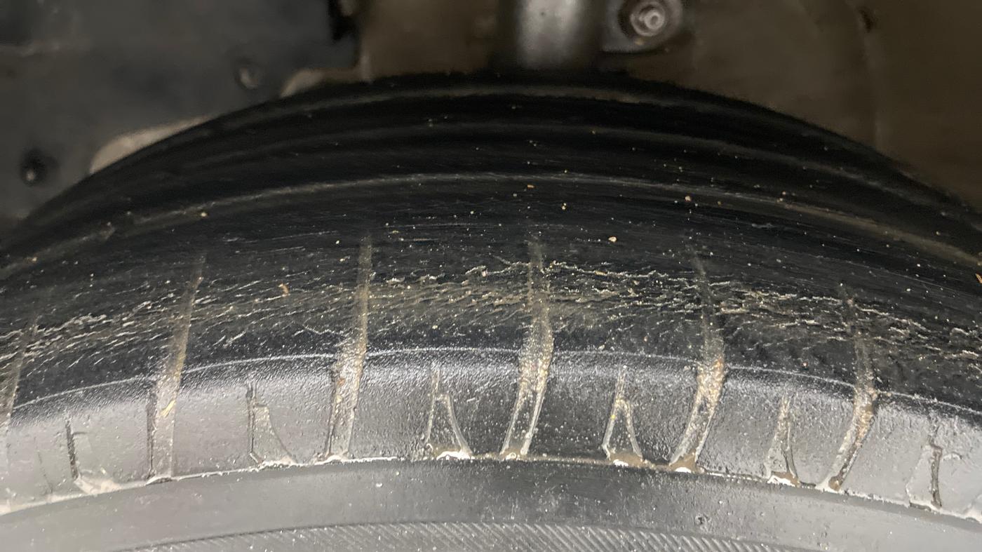 2017 Mahindra KUV 100 NXT K2 6 STR, Petrol, Manual, 63,333 km, Left Front Tyre Tread