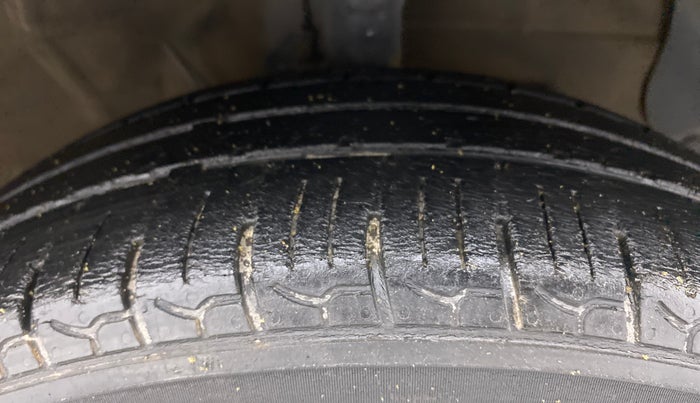 2018 Hyundai NEW SANTRO SPORTZ AMT, Petrol, Automatic, 92,388 km, Right Front Tyre Tread