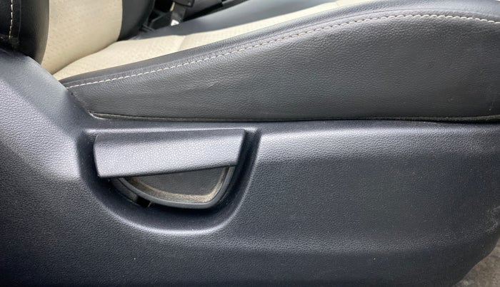 2018 Hyundai NEW SANTRO SPORTZ AMT, Petrol, Automatic, 92,388 km, Driver Side Adjustment Panel