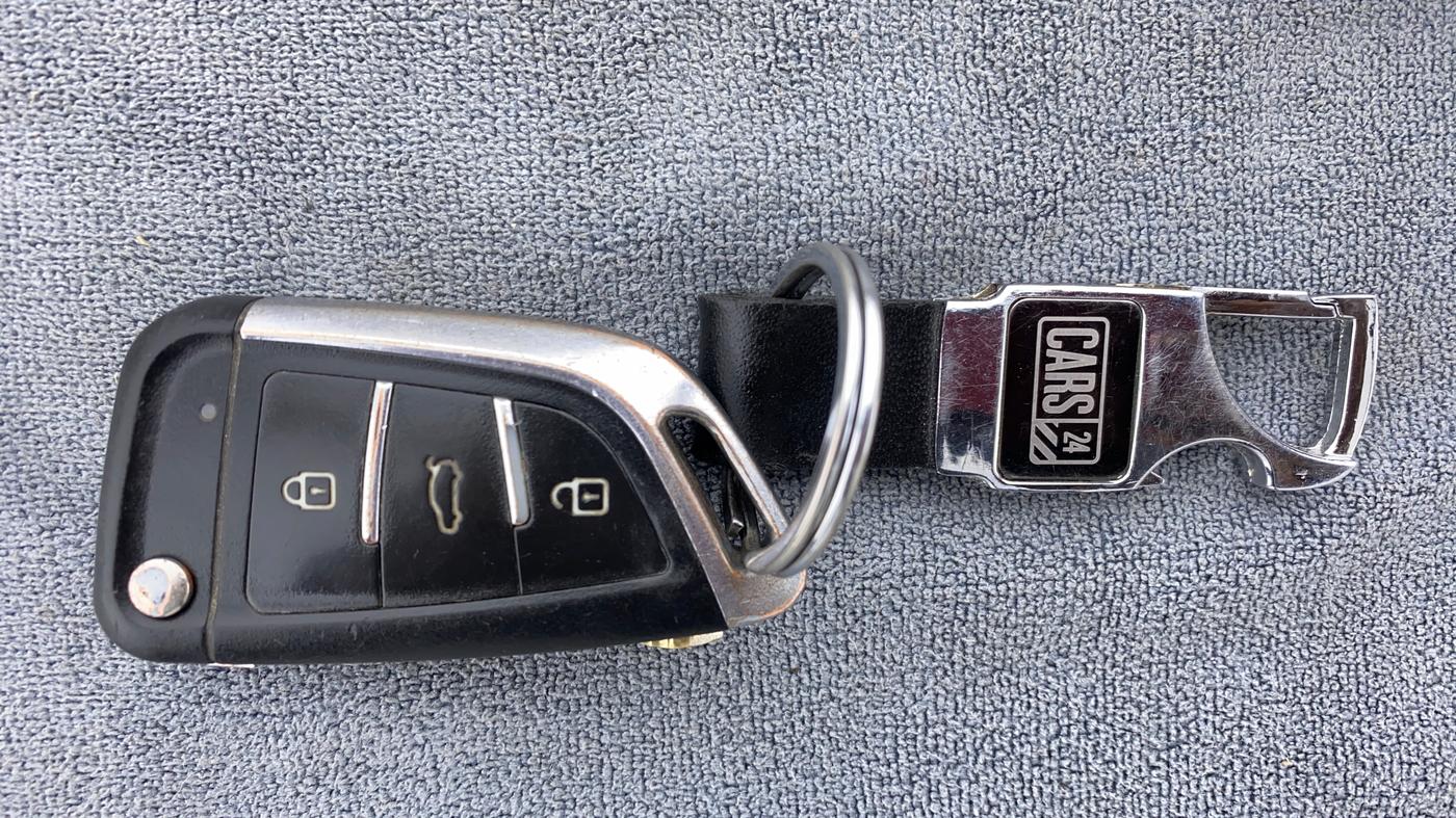 2015 Maruti Swift VXI, Petrol, Manual, 39,493 km, Key Close Up