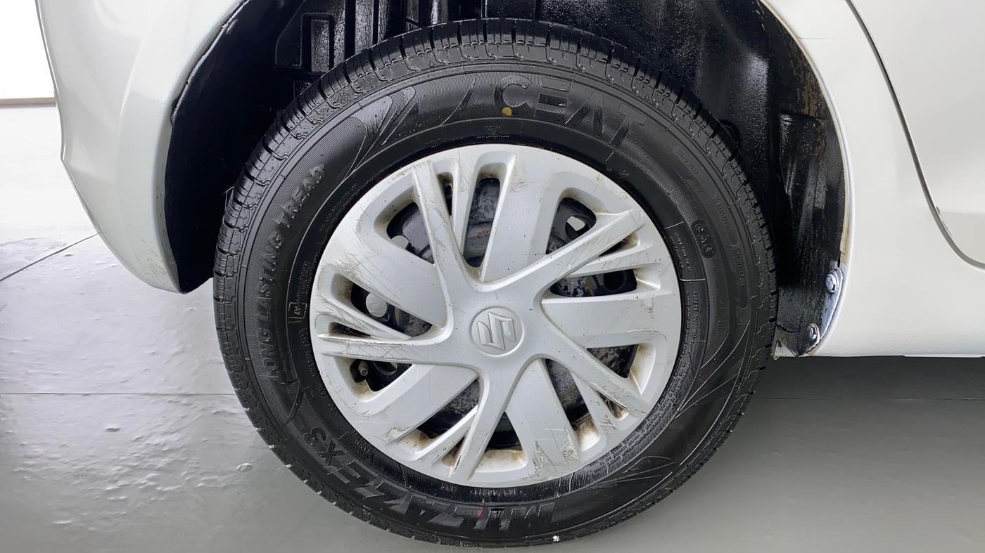 2015 Maruti Swift VXI, Petrol, Manual, 39,493 km, Right Rear Wheel