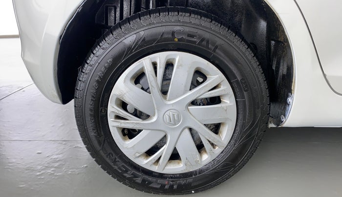 2015 Maruti Swift VXI, Petrol, Manual, 39,493 km, Right Rear Wheel