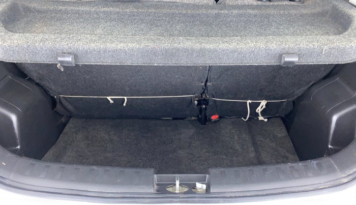 2015 Maruti Swift VXI, Petrol, Manual, 39,493 km, Boot Inside
