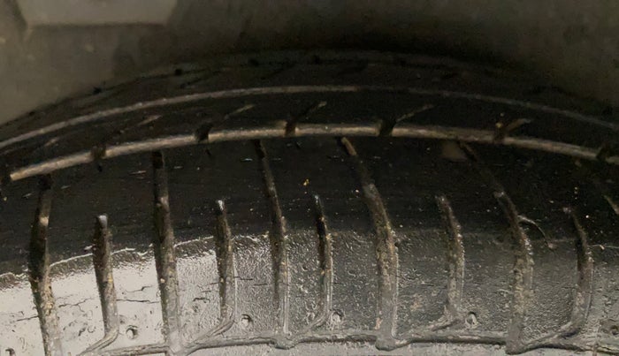 2011 Hyundai i10 SPORTZ 1.2, Petrol, Manual, 48,715 km, Right Rear Tyre Tread